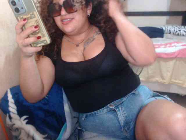 aishaaovit webcam