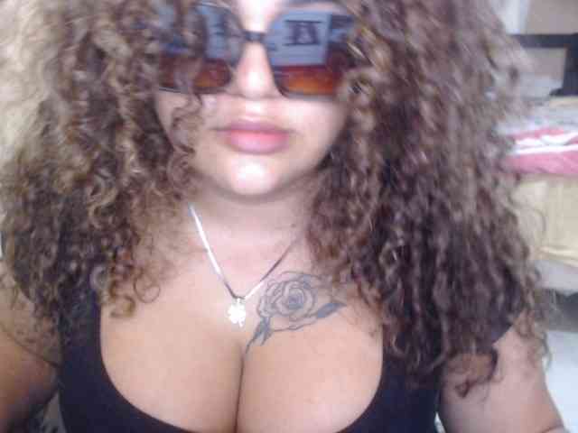 aishaaovit webcam