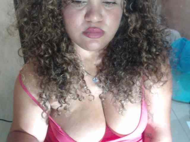 aishaaovit webcam