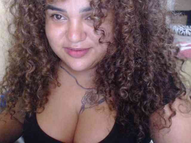 aishaaovit webcam