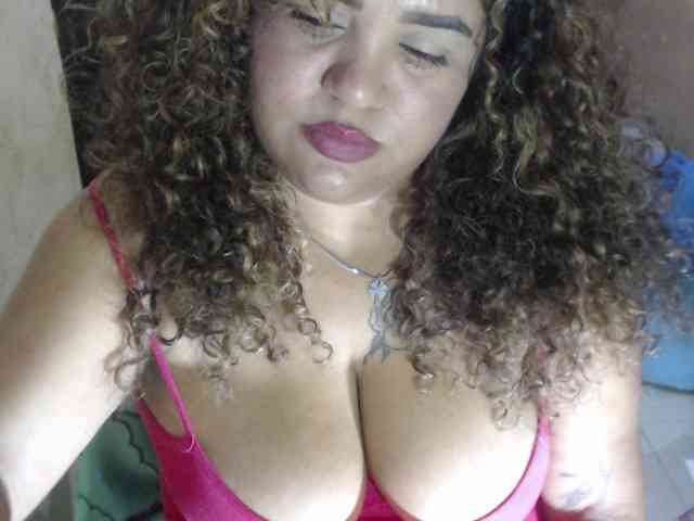 aishaaovit webcam