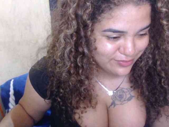 aishaaovit webcam