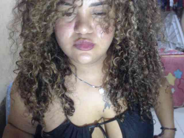 aishaaovit webcam