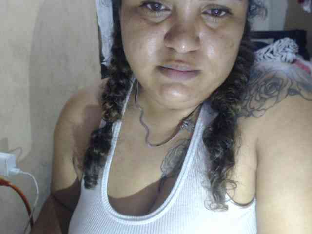 aishaaovit webcam