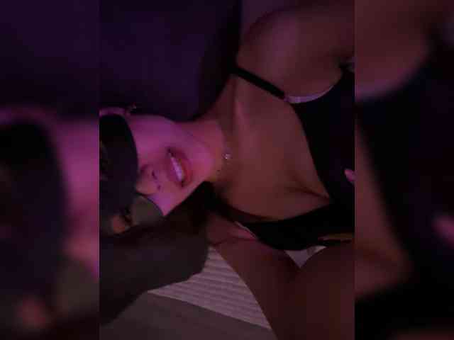 Azia_love_ webcam