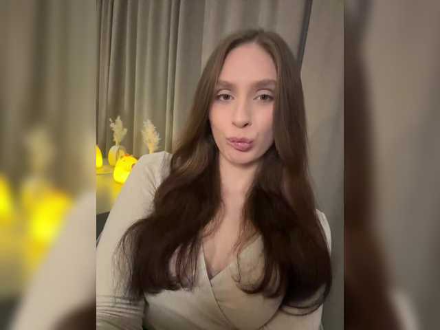 le modèle mi_mi est en webcam porno dans un show sur le site bongacams, il possède les tags suivants: White/Caucasian,Brunette,Shaved