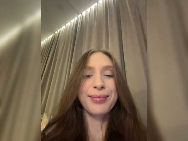le modèle mi_mi est en webcam porno dans un show sur le site bongacams, il possède les tags suivants: White/Caucasian,Brunette,Shaved