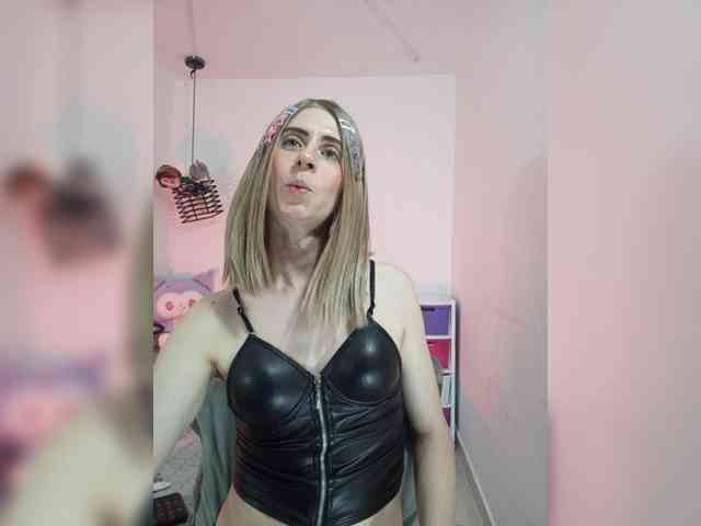 kim-edwards Live Webcam on BongaCams