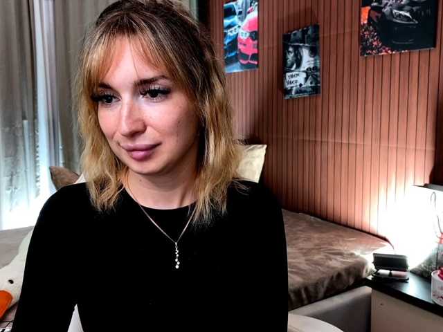 x-----x, live now on BongaCams