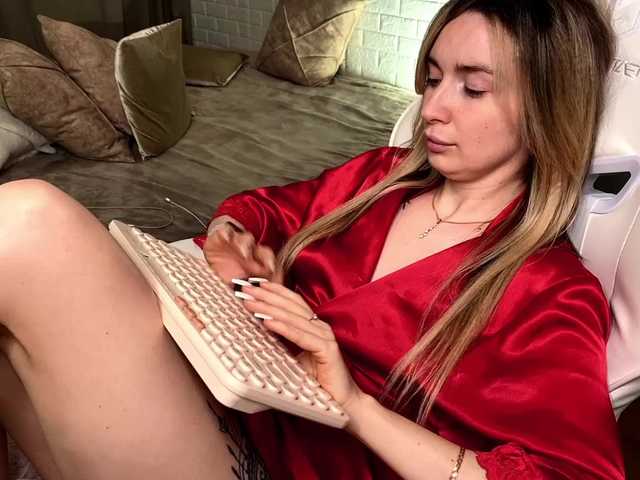 x-----x's BongaCams show and profile