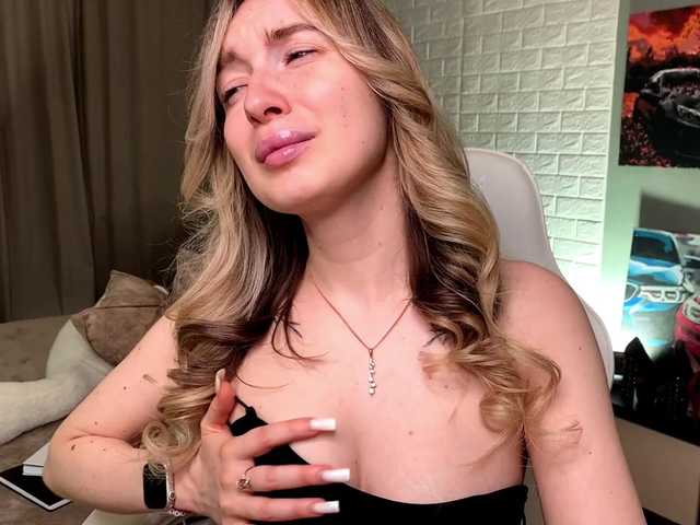 x-----x's BongaCams show and profile