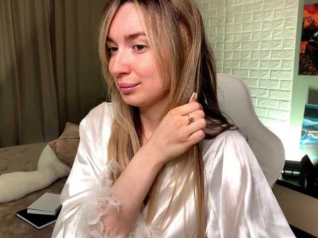 x-----x's BongaCams show and profile