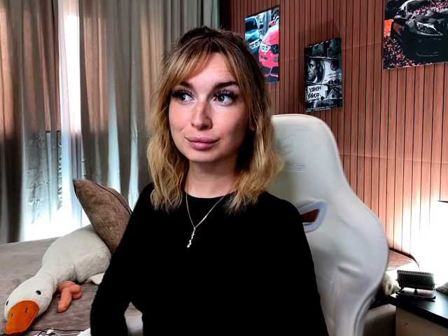 x-----x, live now on BongaCams