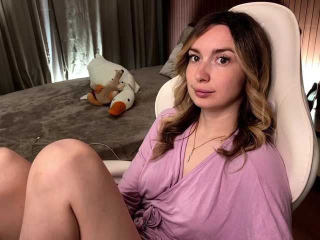 x-----x cam belle