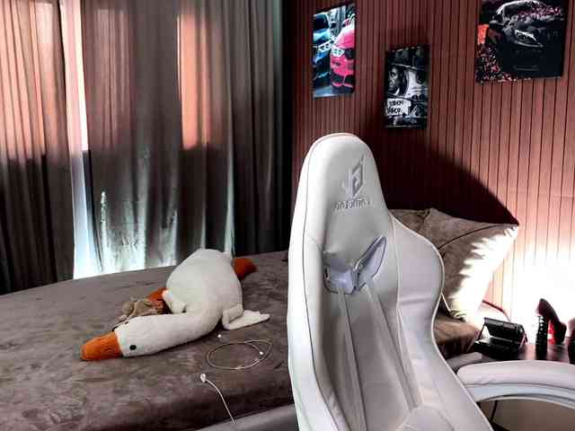 x-----x Sex Cam Show