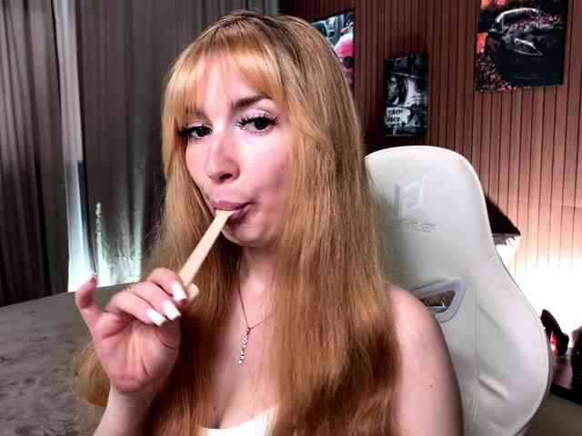 x-----x Sex Cam Show