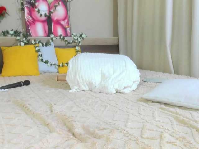 SweetLady697 live cam preview