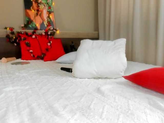 SweetLady697 live cam on BongaCams