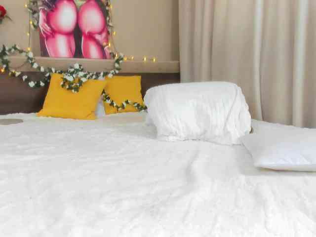SweetLady697 webcam