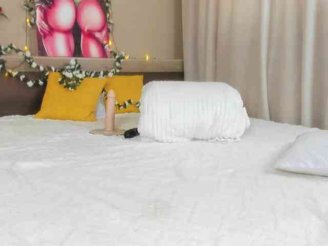 SweetLady697 webcam