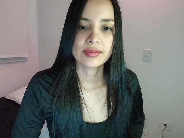 Sweety-Hottie webcam bongacams model stream image