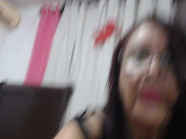 malenasaenz's BongaCams show and profile