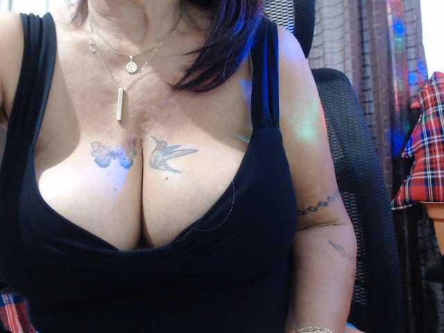 malenasaenz live cam on BongaCams
