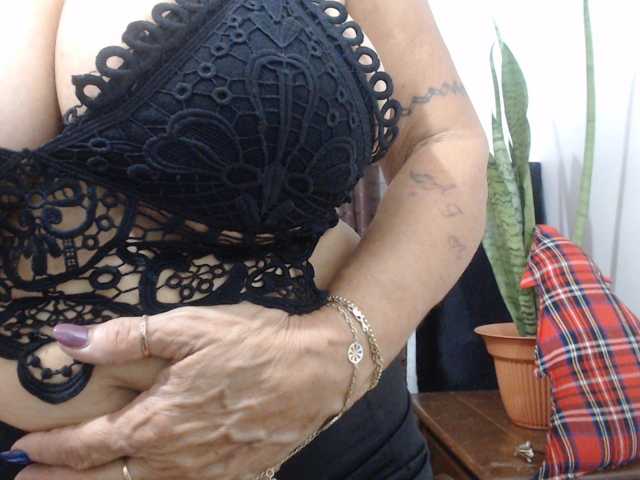 malenasaenz live cam on BongaCams
