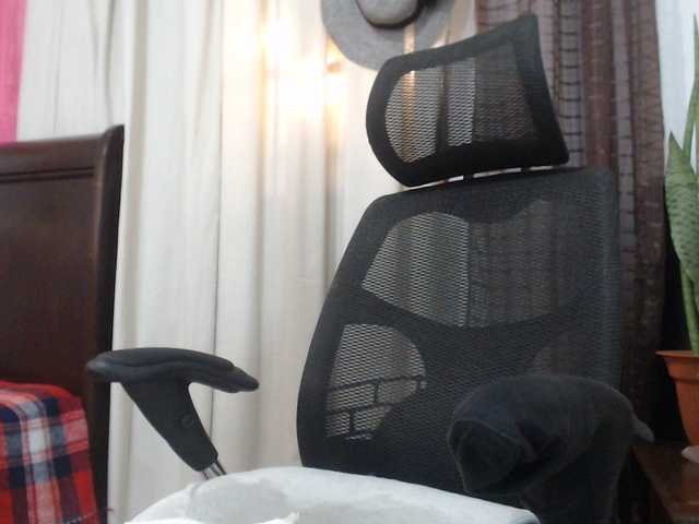 malenasaenz's BongaCams show and profile