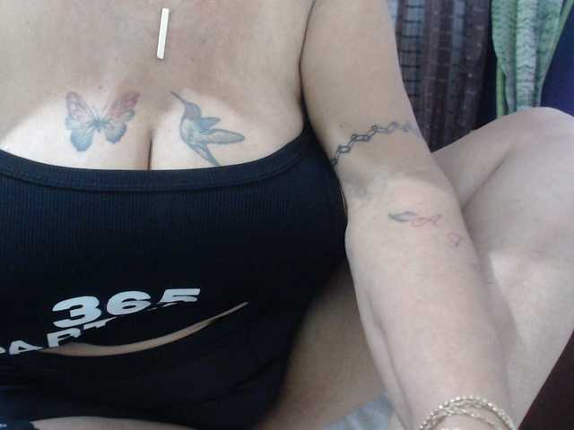 malenasaenz's BongaCams show and profile