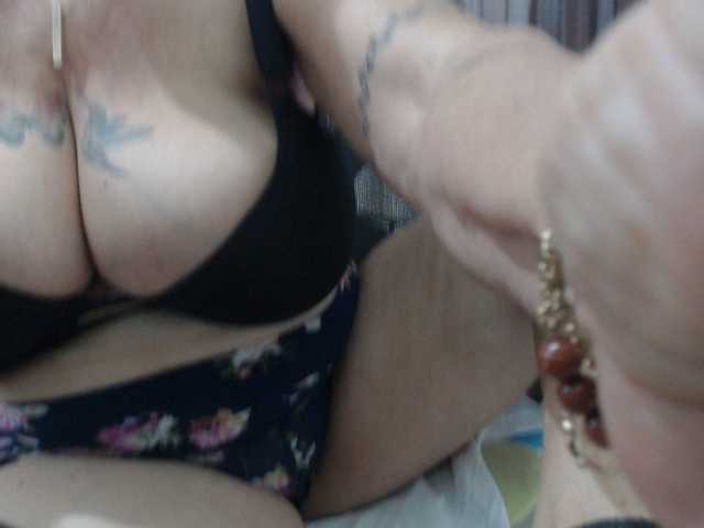 malenasaenz's BongaCams show and profile