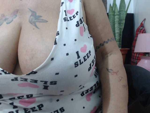 malenasaenz's BongaCams show and profile