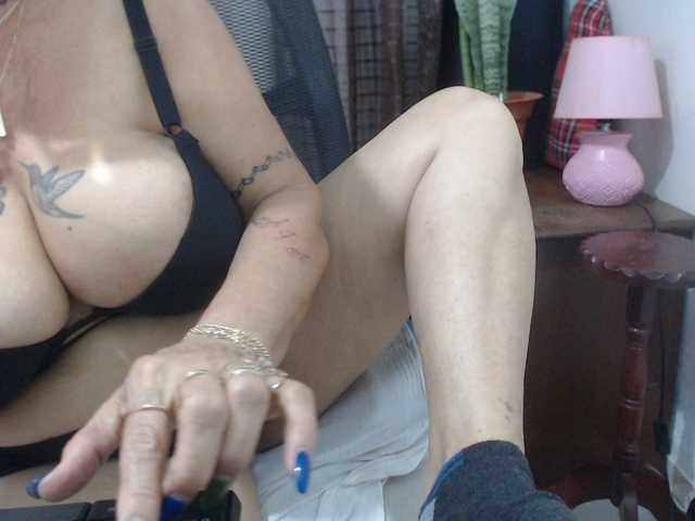 malenasaenz's BongaCams show and profile