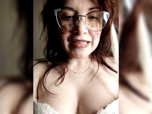 le modèle BabyCatty est en webcam porno dans un show sur le site bongacams, il possède les tags suivants: White/Caucasian,Brunette,Shaved