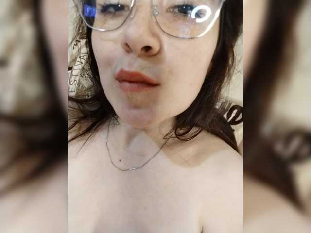 AZET-9 live cam on BongaCams