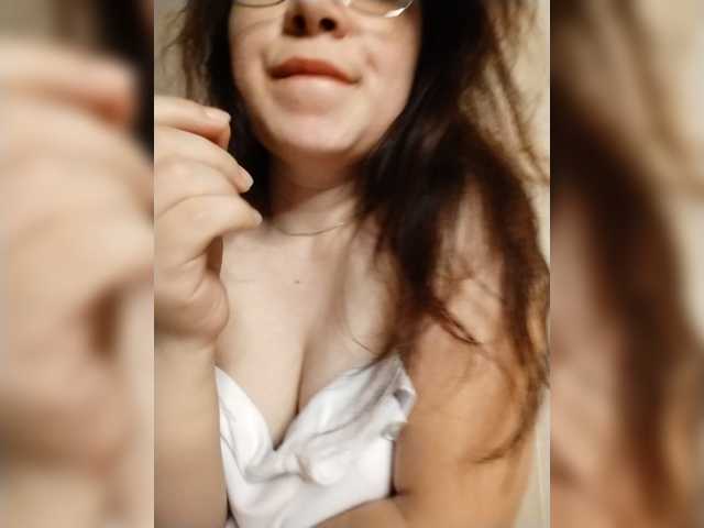 AZET-9 live cam on BongaCams