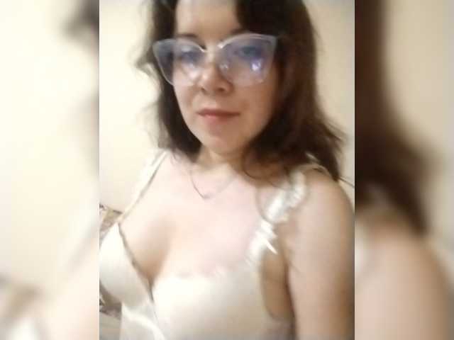 AZET-9 live cam on BongaCams