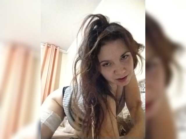 AZET-9 live cam on BongaCams
