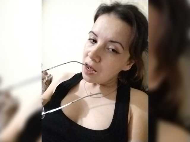 MilfDana live cam preview