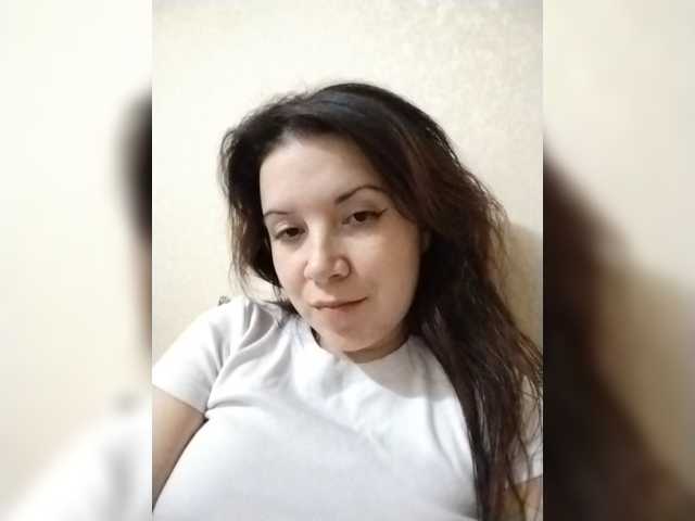 MilfDana live cam preview
