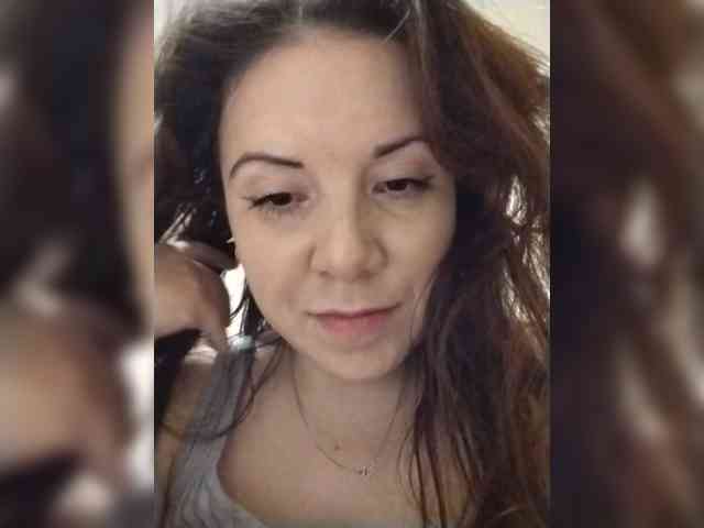 MilfDana webcam