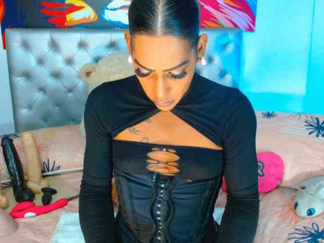 EbonyWilDoll Live Webcam on BongaCams