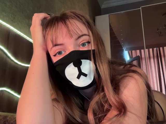 Tvoy_Medvezhenok live webcam show