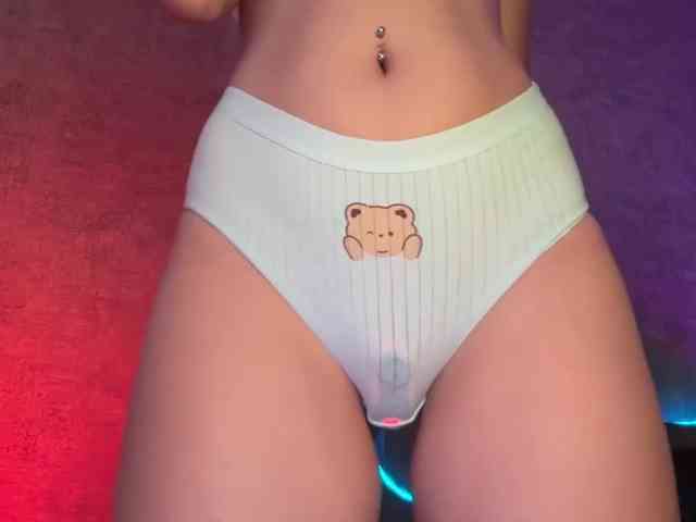 -Summer- Sex Cam Show