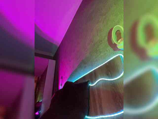 -Summer- Sex Cam Show