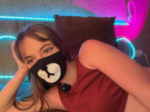 -Summer- Sex Cam Show