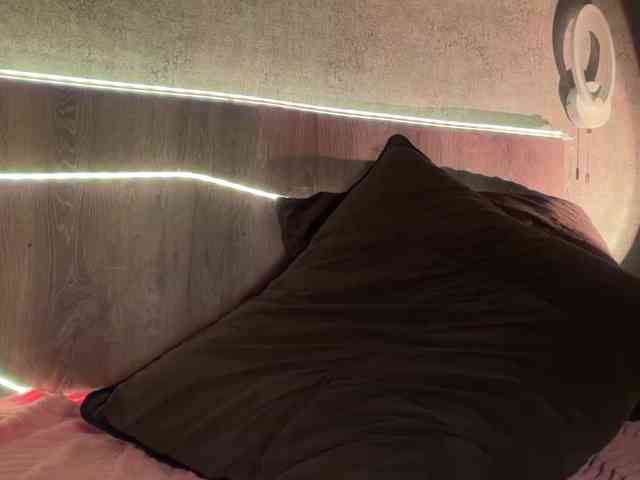 Tvoy_Medvezhenok webcam