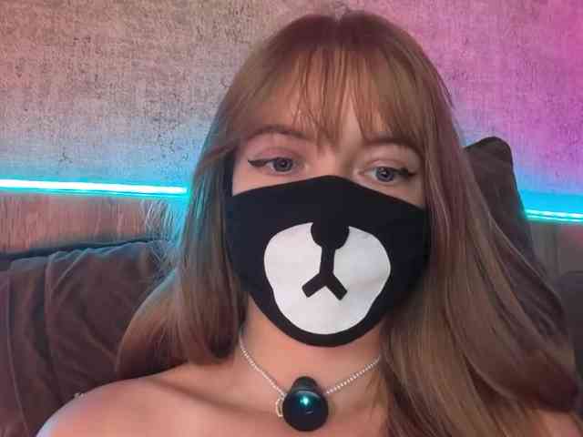 -Summer- Sex Cam Show