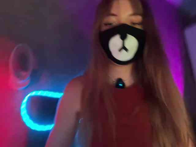 -Summer- Sex Cam Show