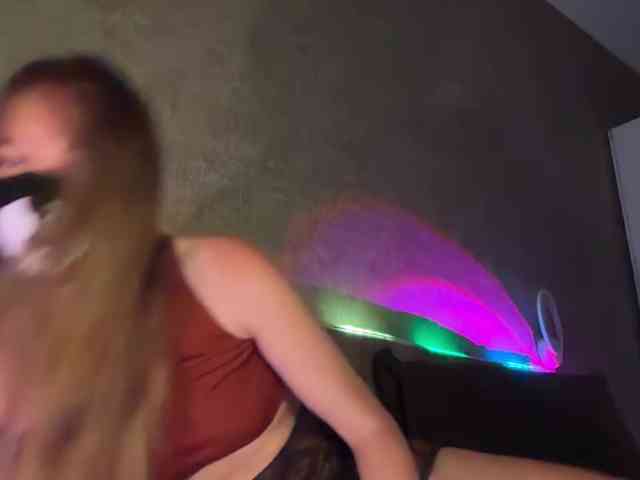 -Summer- Sex Cam Show